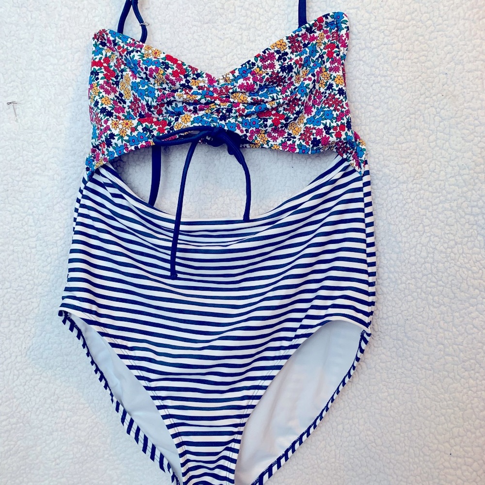 One piece multicolor swimsuit